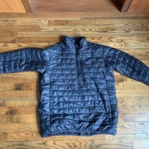 Patagonia men’s puff outdoor pull over
